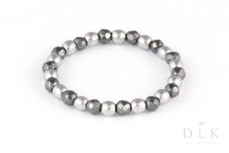 Pierścionek elastyczny ze srebrnych i czarnych hematytów