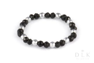 Pierścionek elastyczny ze spineli i srebrnych hematytów