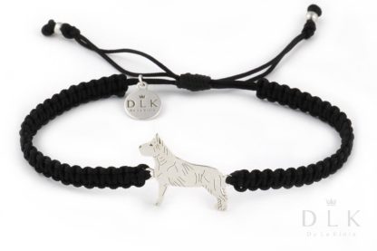 Bracelet with amstaff silver on a black macrame